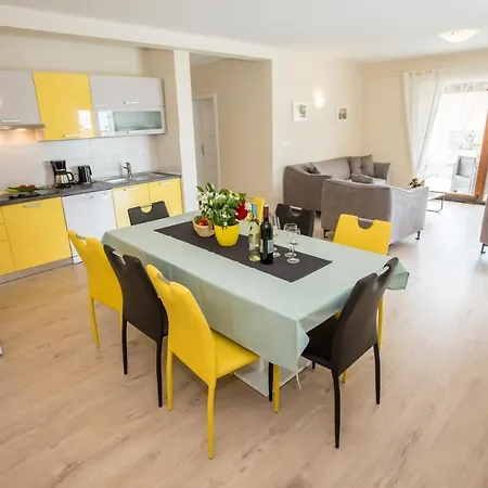 Villa Hope 2 *