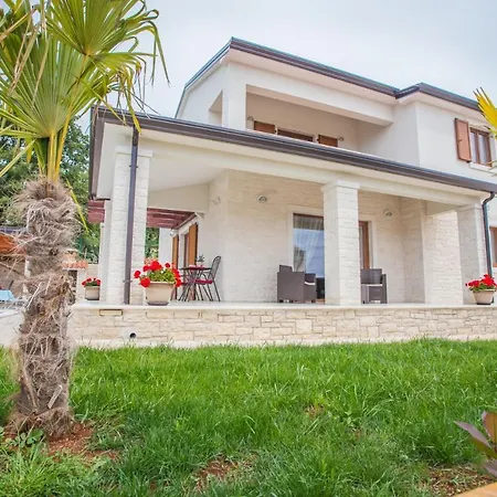 Hope 2 Villa Kaštelir